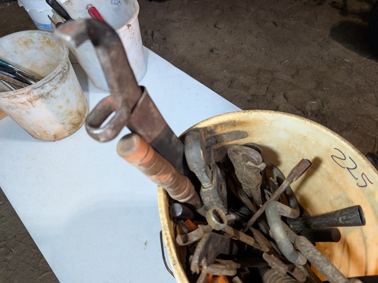 bucket-of-misc.-tools.-#225-image-3