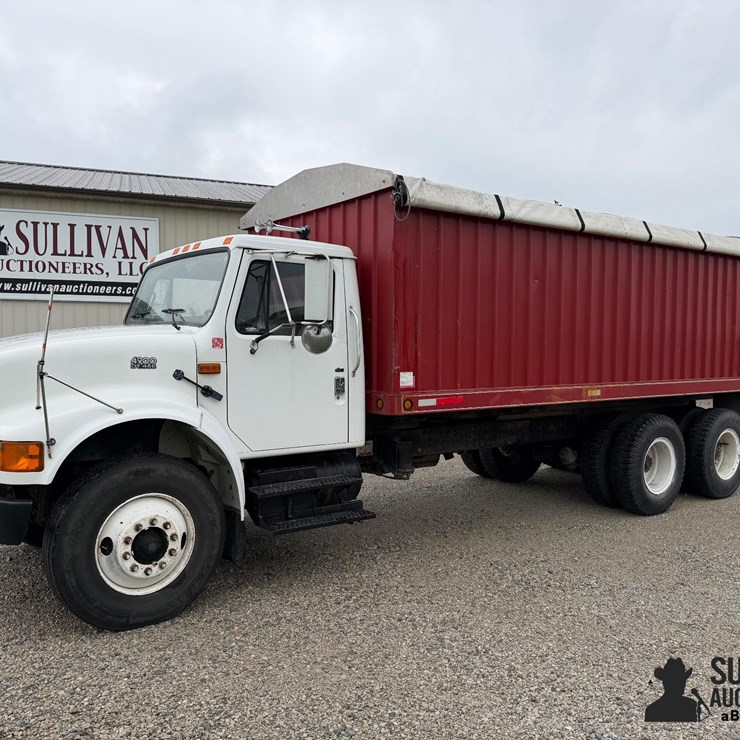 1995 INTERNATIONAL 4900