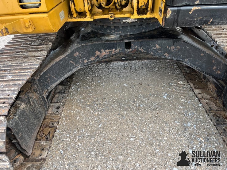 2004-caterpillar-311c-u-image-13