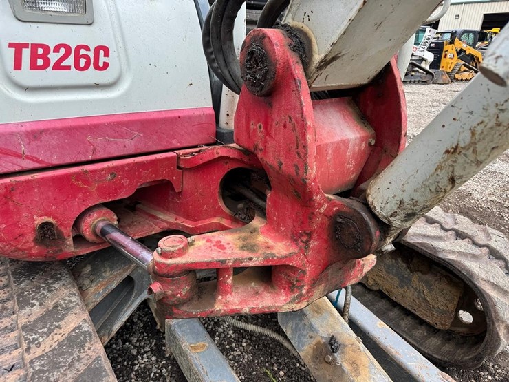 2016-takeuchi-tb260-image-15