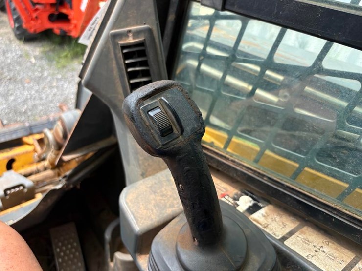 deere-328e-image-21