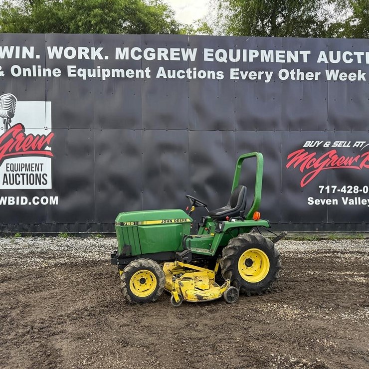 JOHN DEERE 755
