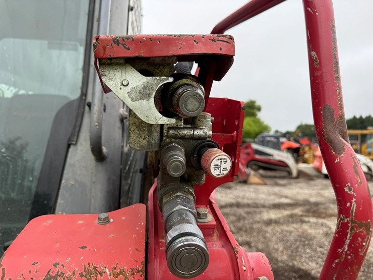 2018-takeuchi-tl12r2-image-11