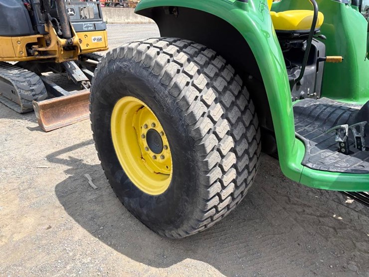 john-deere-4120-image-14