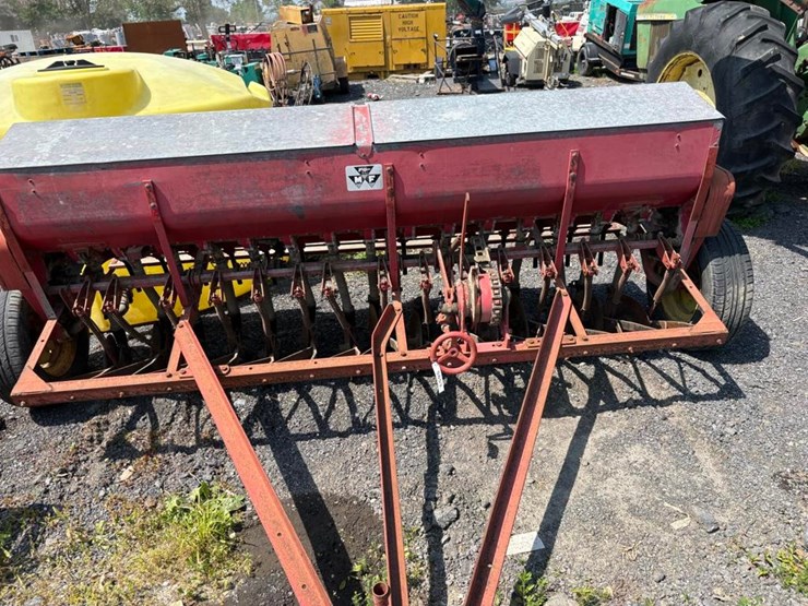 massey-ferguson-33-image-1