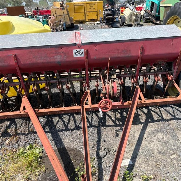 MASSEY-FERGUSON 33