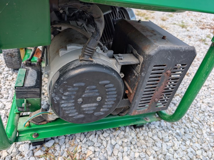 2013-john-deere-8-image-15