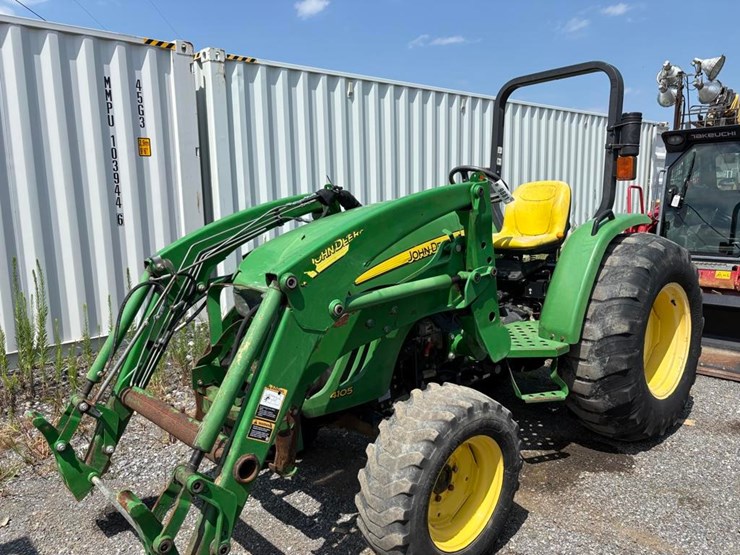 2015-john-deere-4105-image-1