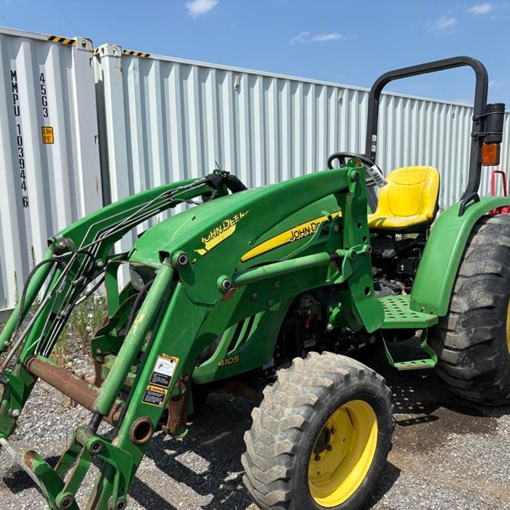 2015 JOHN DEERE 4105