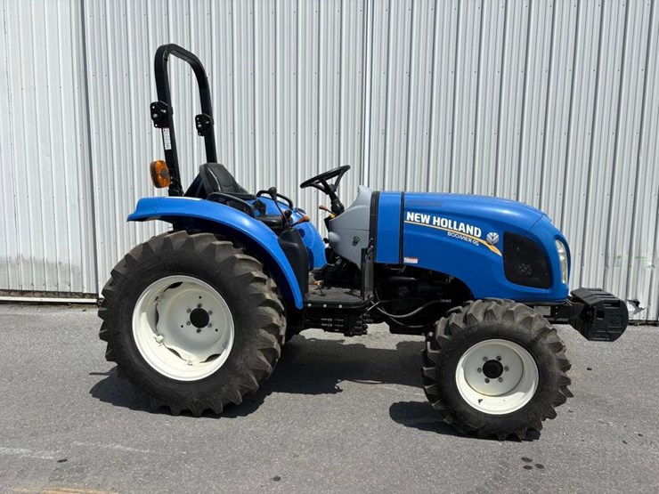 new-holland-boomer-45-image-3