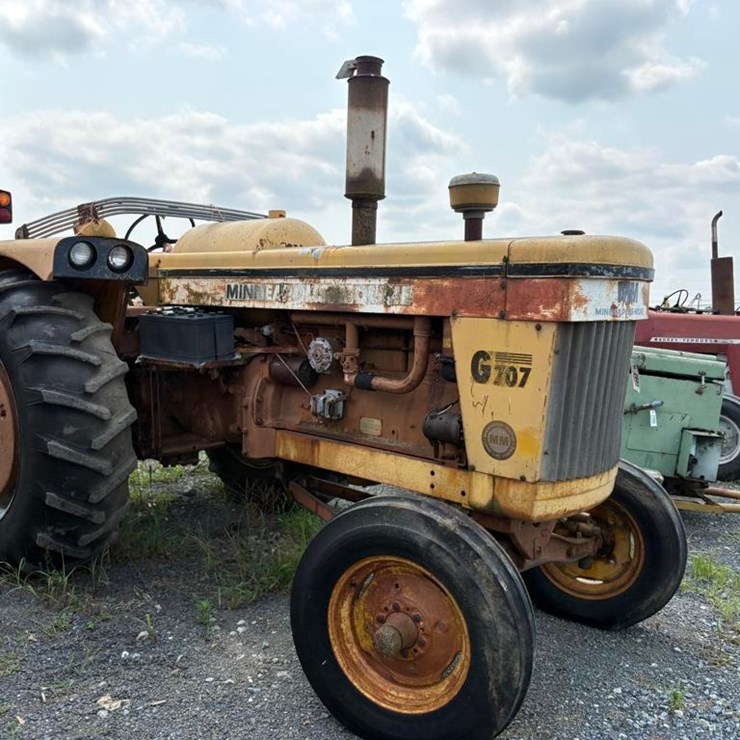 MINNEAPOLIS MOLINE G707