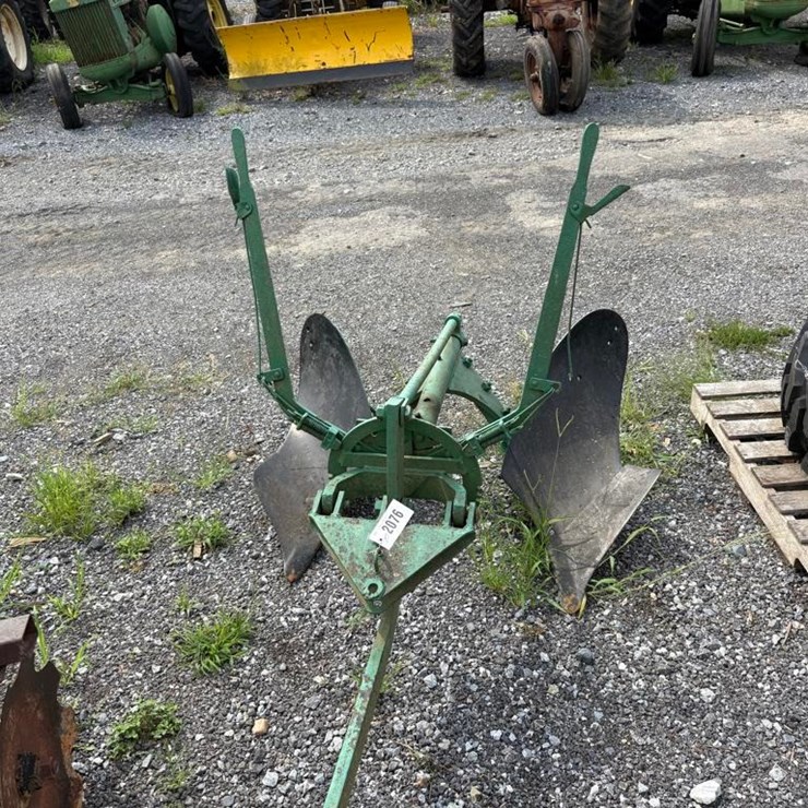 JOHN DEERE 2