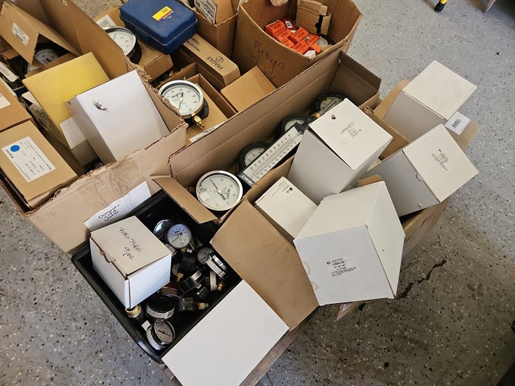 quantity-of-assorted-pressure-gauges-image-7
