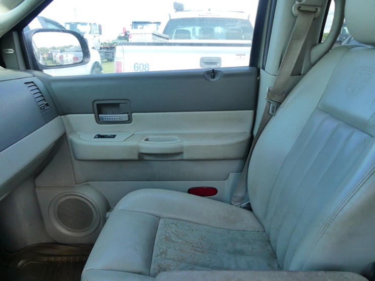 2006-dodge-durango-image-13