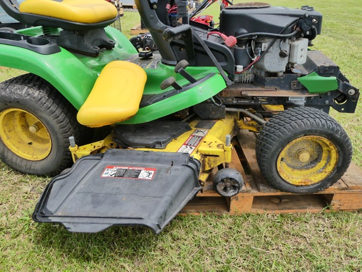 john-deere-x320-image-8