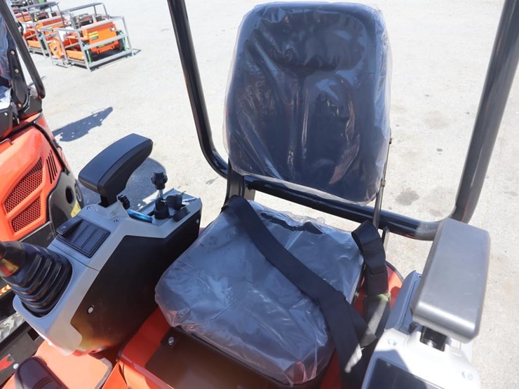 tpm-20kh-mini-excavator-image-10