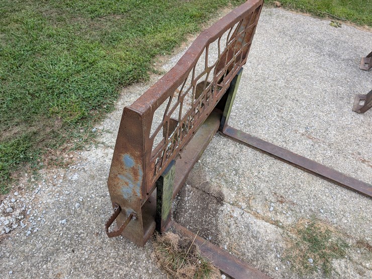 pallet-forks-image-18