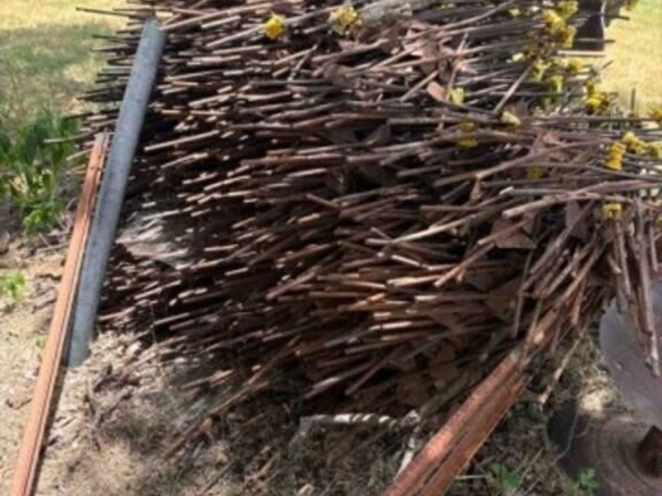 large-amount-of-electric-fencing-image-5