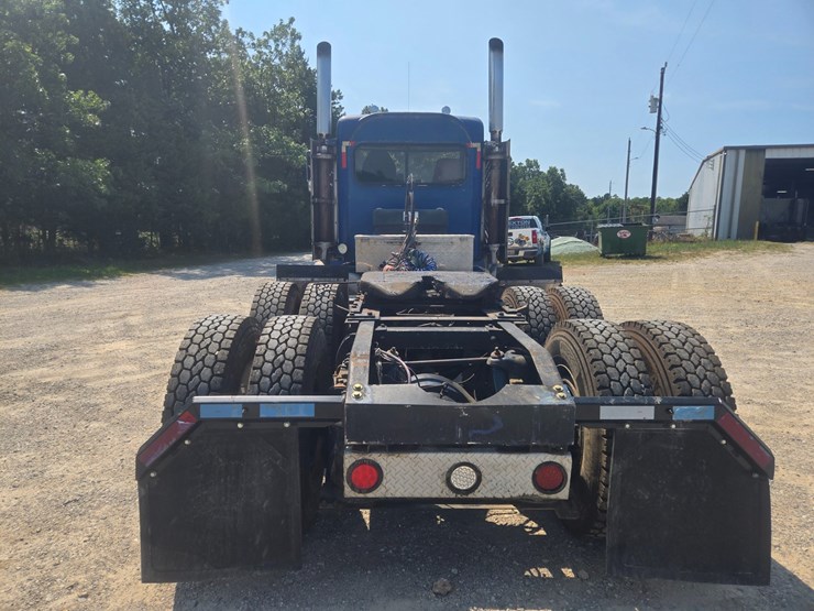 1999-peterbilt-385-image-13