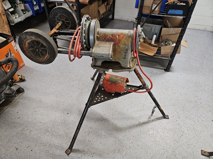 rigid-300-pipe-threader-image-1