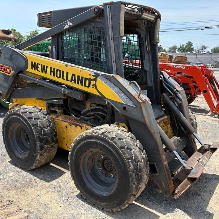 NEW HOLLAND L180