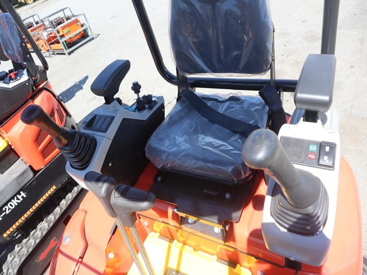 tpm-20kh-mini-excavator-image-9