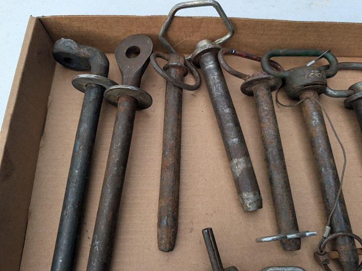 assortment-of-hitch-pins.-#215-image-4