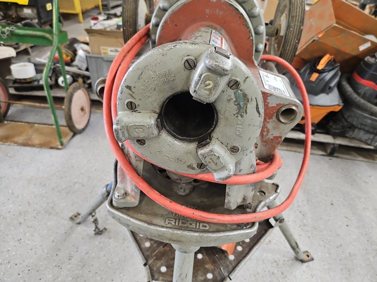 rigid-300-pipe-threader-image-4
