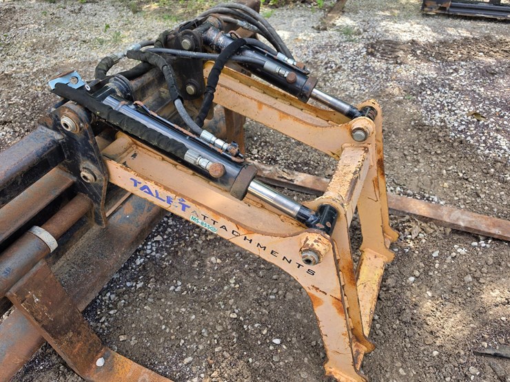 #22360-•-talet-fork-lift-/-grapple-clamp-skid-steer-attachment-image-8