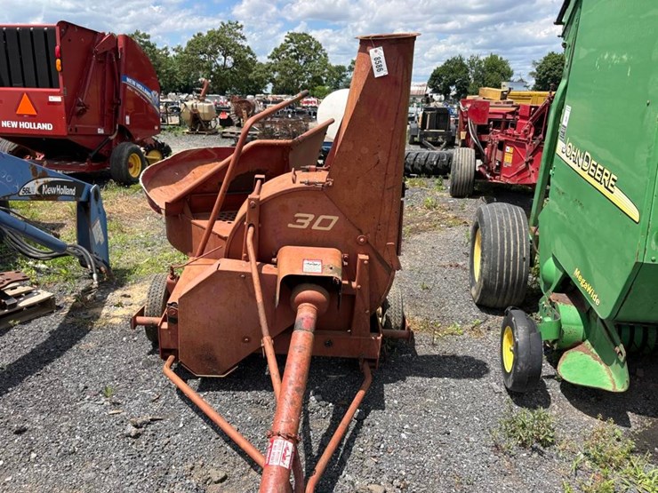 new-holland-30-image-1