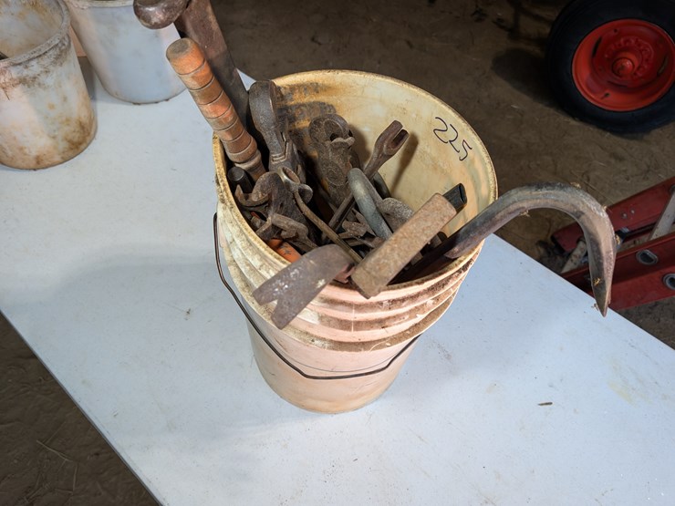bucket-of-misc.-tools.-#225-image-1