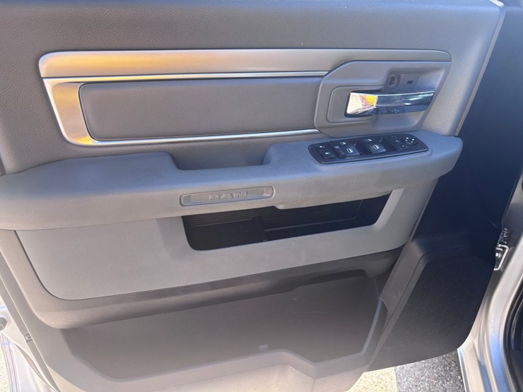 2019-dodge-1500-image-12