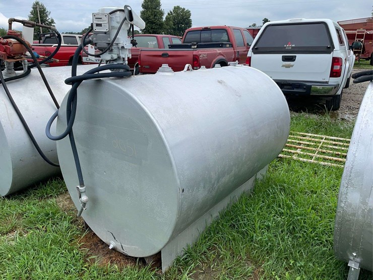 500-gallon-fuel-tank-with-electric-pump-image-2