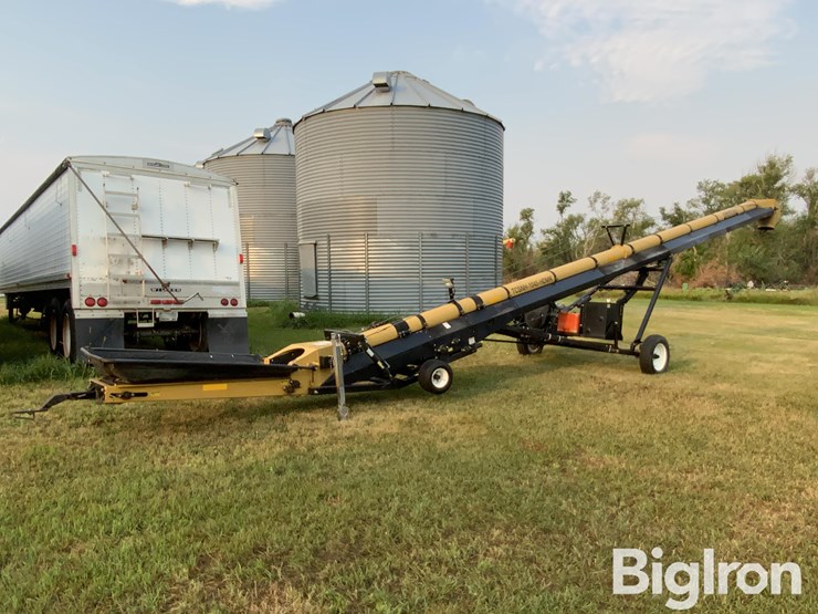 convey-all-1045hdmk-self-propelled-field-conveyor-image-5
