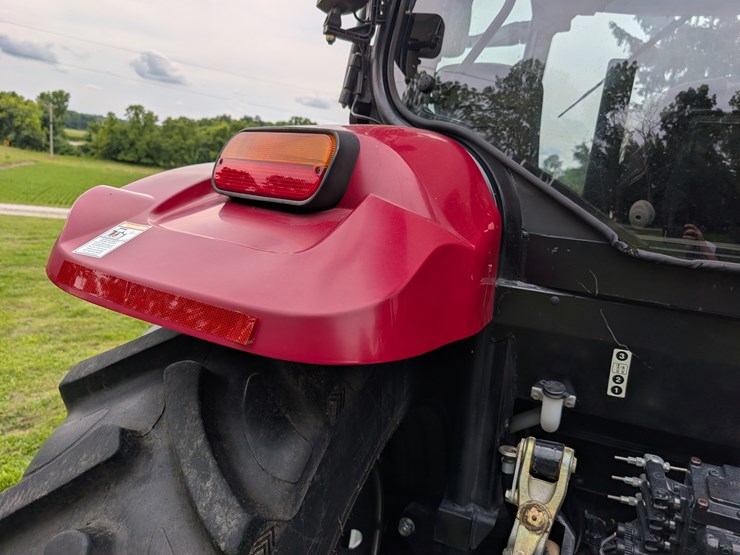 2014-case-ih-maxxum-125-image-45
