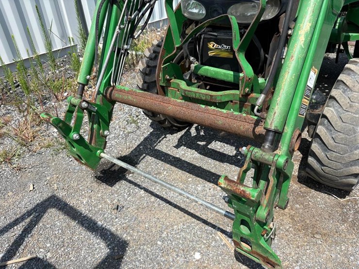 2015-john-deere-4105-image-5