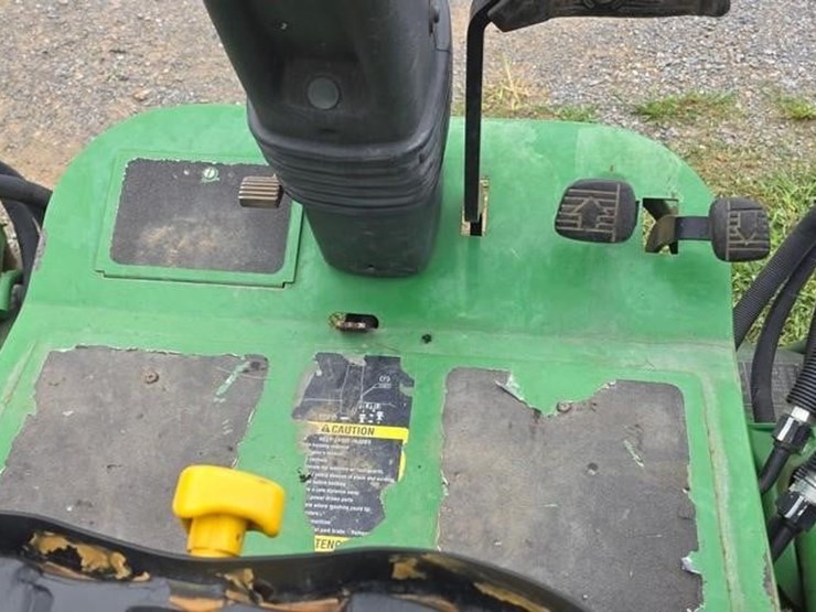 john-deere-7400-image-32