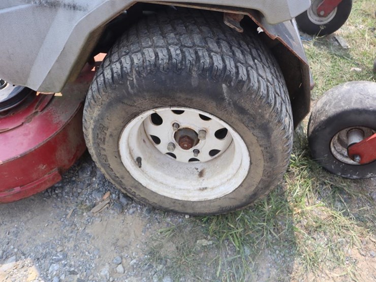 exmark-staris-61in-stand-on-mower-image-11