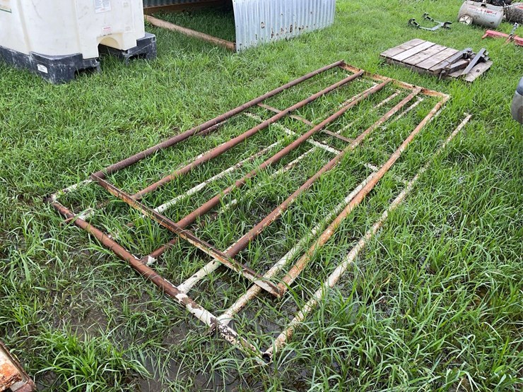 2--10ft-steel-cattle-gates-with-hinges-image-2