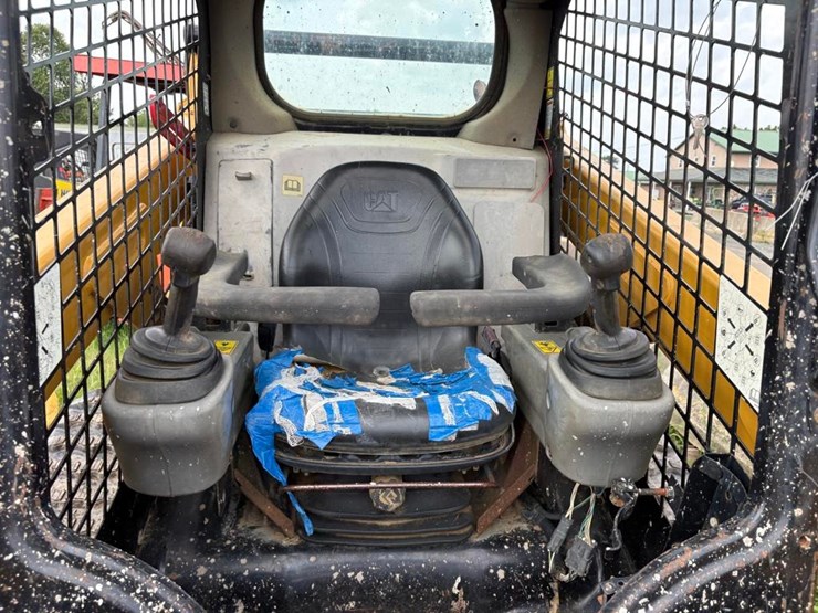 2014-caterpillar-259d-image-17