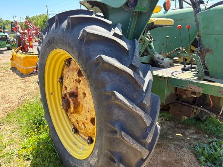 john-deere-2840-image-9