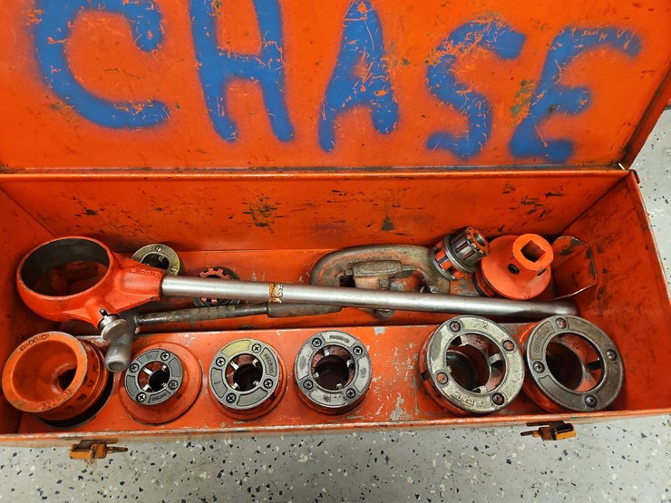 ridgid-pipe-threader-image-1