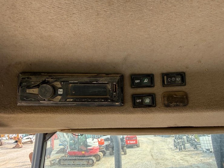 kubota-m6800-image-29