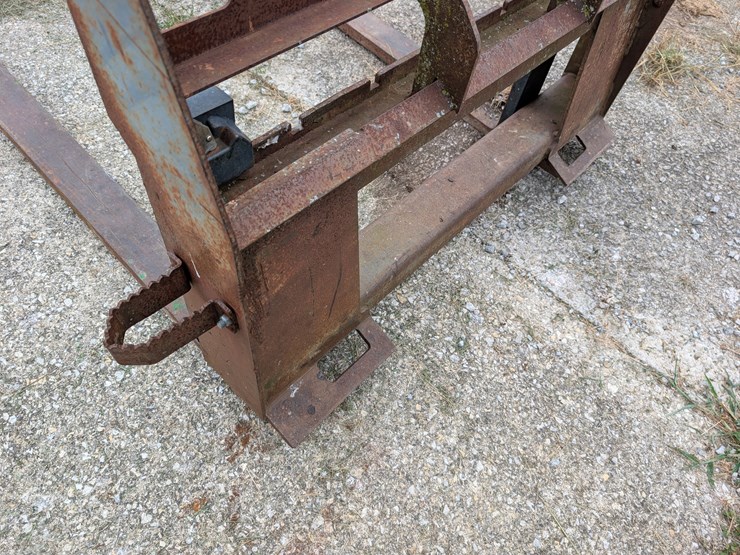 pallet-forks-image-12