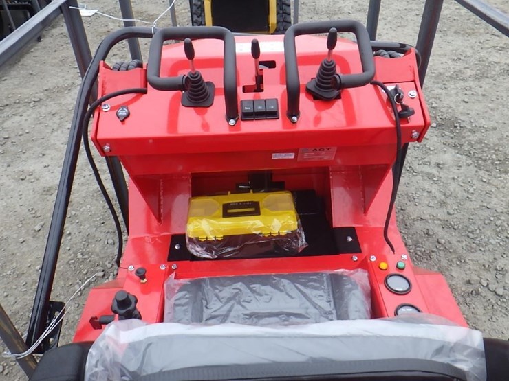 2026-agt-sda-140w-skid-steer-loader-image-9