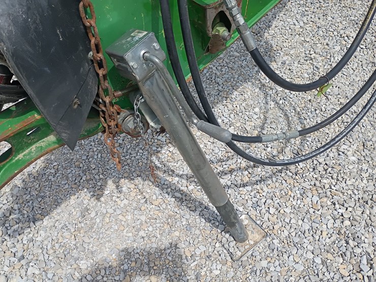 john-deere-630-image-10