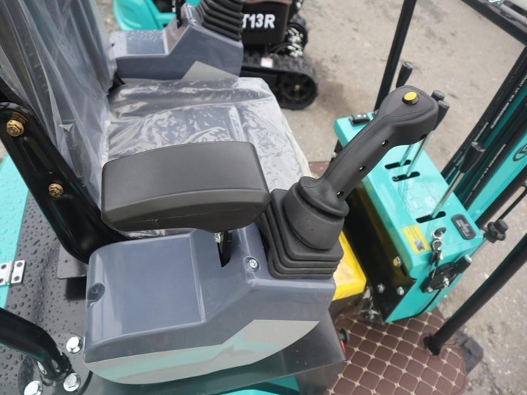 cfg-kt13r-mini-excavator-image-12