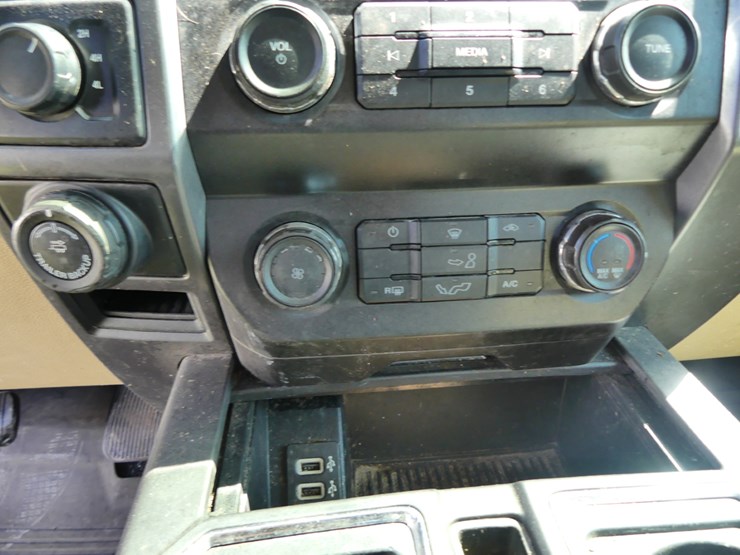 2019-ford-f150-image-16
