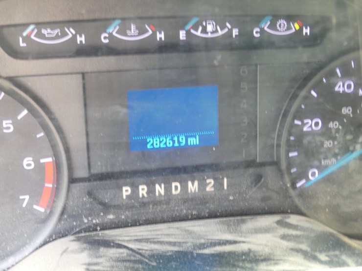2017-ford-f350-xl-image-16