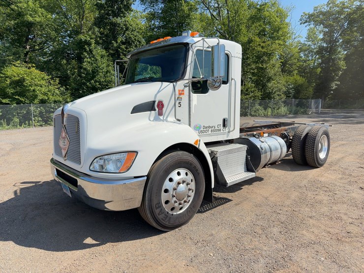 2013-kenworth-t370-image-1